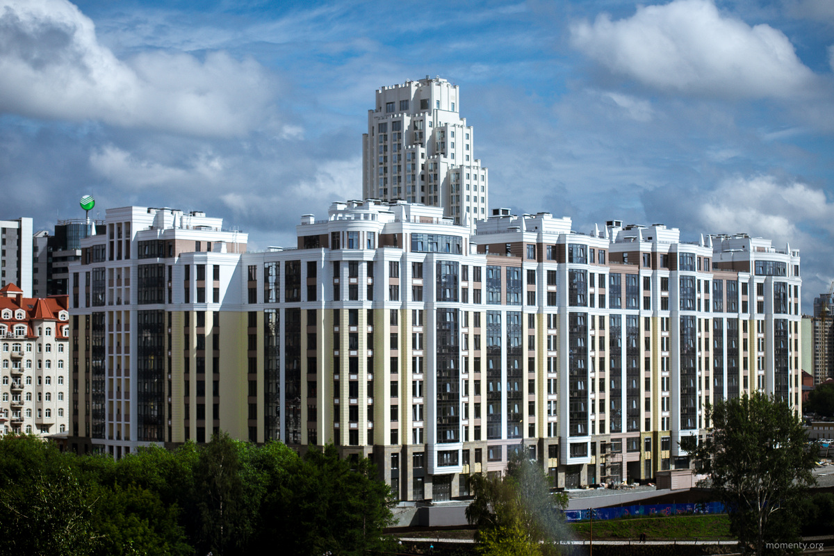 Застраивающийся центр города не&nbsp;доступен основной массе потребителей. Они выезжают на&nbsp;окраины без инфраструктуры