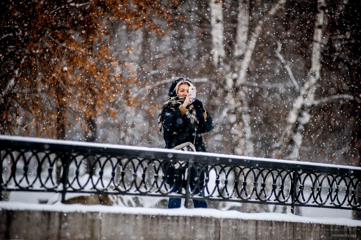 Понедельник в&nbsp;Екатеринбурге начался со&nbsp;снегопада.