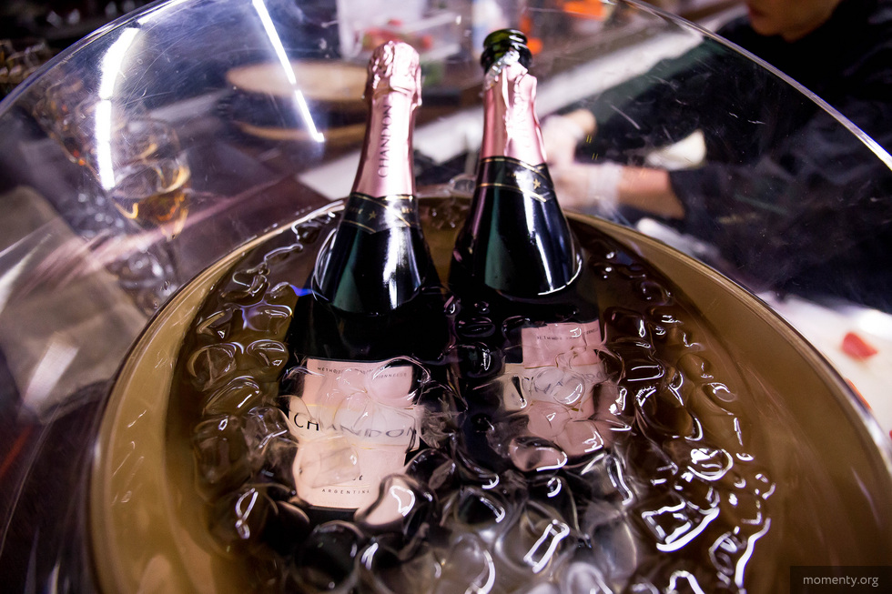 Как правильно пить в&nbsp;Новый&nbsp;год. Лидеры алкогольной тусовки дали совет