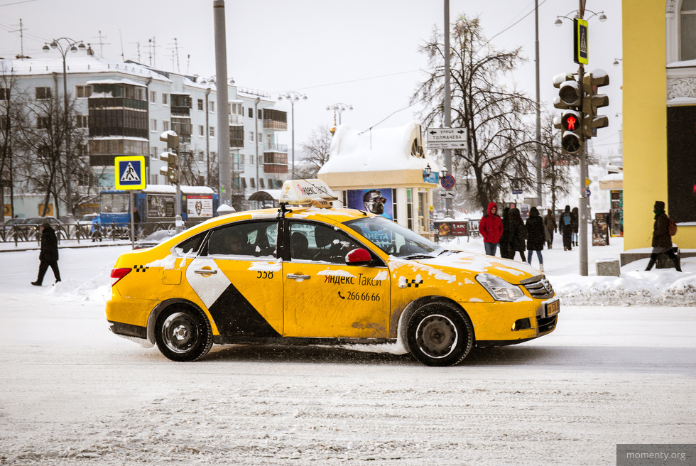 Таксисты отказываются снижать цены перед Новым годом