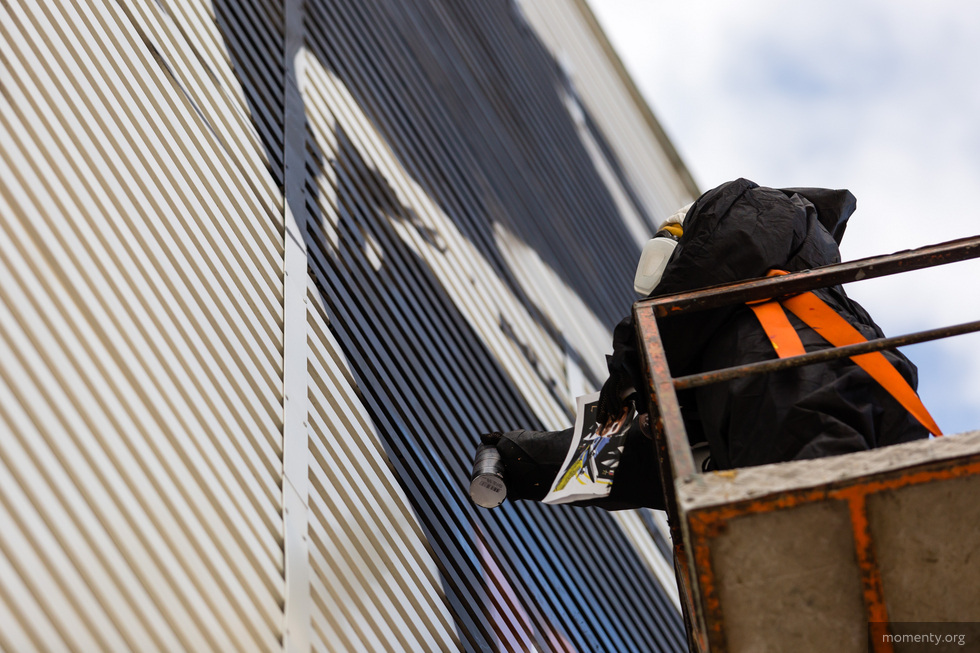 Уральский художник сделал матерную работу. Ее оценили Дудь и светские журналисты Уральский художник сделал матерную работу. Ее оценили Дудь и светские журналисты