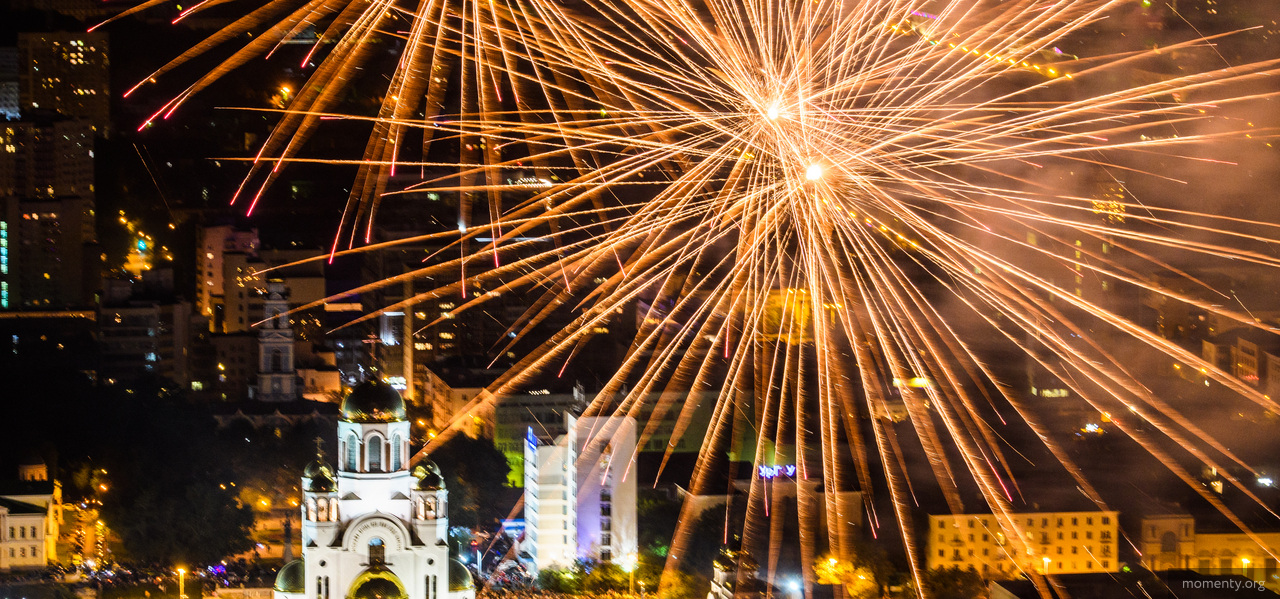 Бизнесмены оставили сотрудников без фейерверков перед Новым годом Бизнесмены оставили сотрудников без фейерверков перед Новым годом