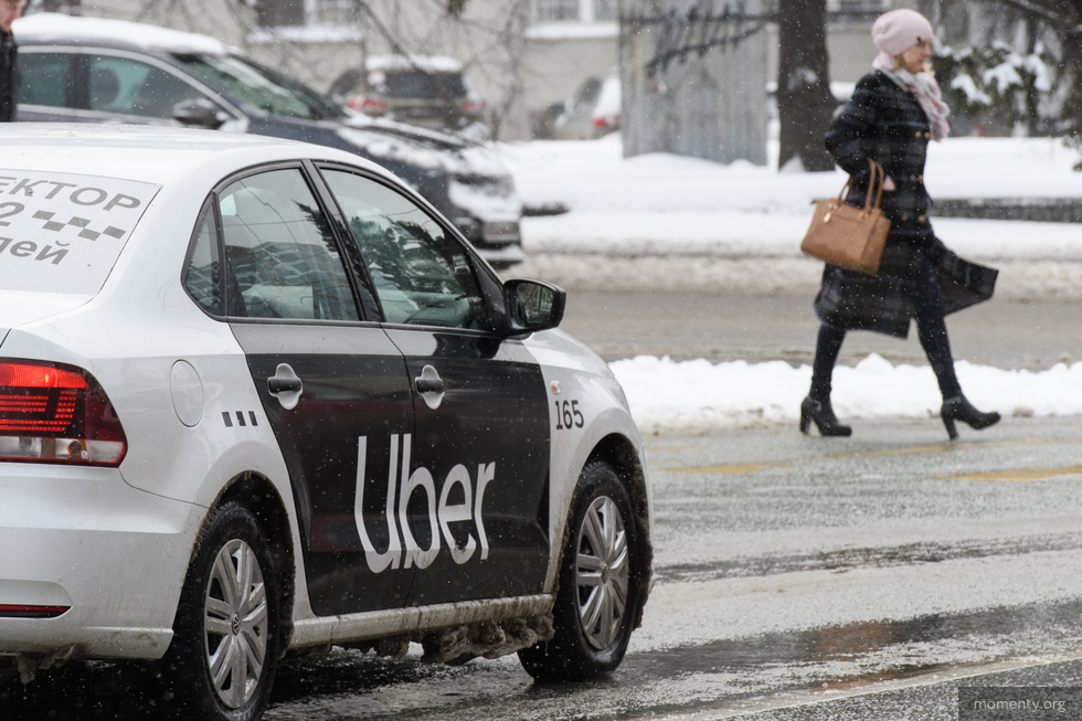 Таксисты отказались везти пассажиров в аэропорт по обычным тарифам 1 января Таксисты отказались везти пассажиров в аэропорт по обычным тарифам 1 января
