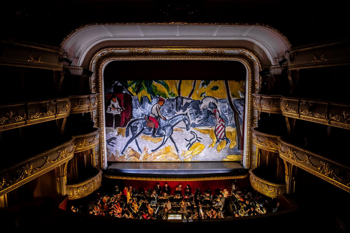 Новые театральные занавесы в Театре оперы и балета. Последний раз их меняли в 80-х годах. 28 февраля. Новые театральные занавесы в Театре оперы и балета. Последний раз их меняли в 80-х годах. 28 февраля.