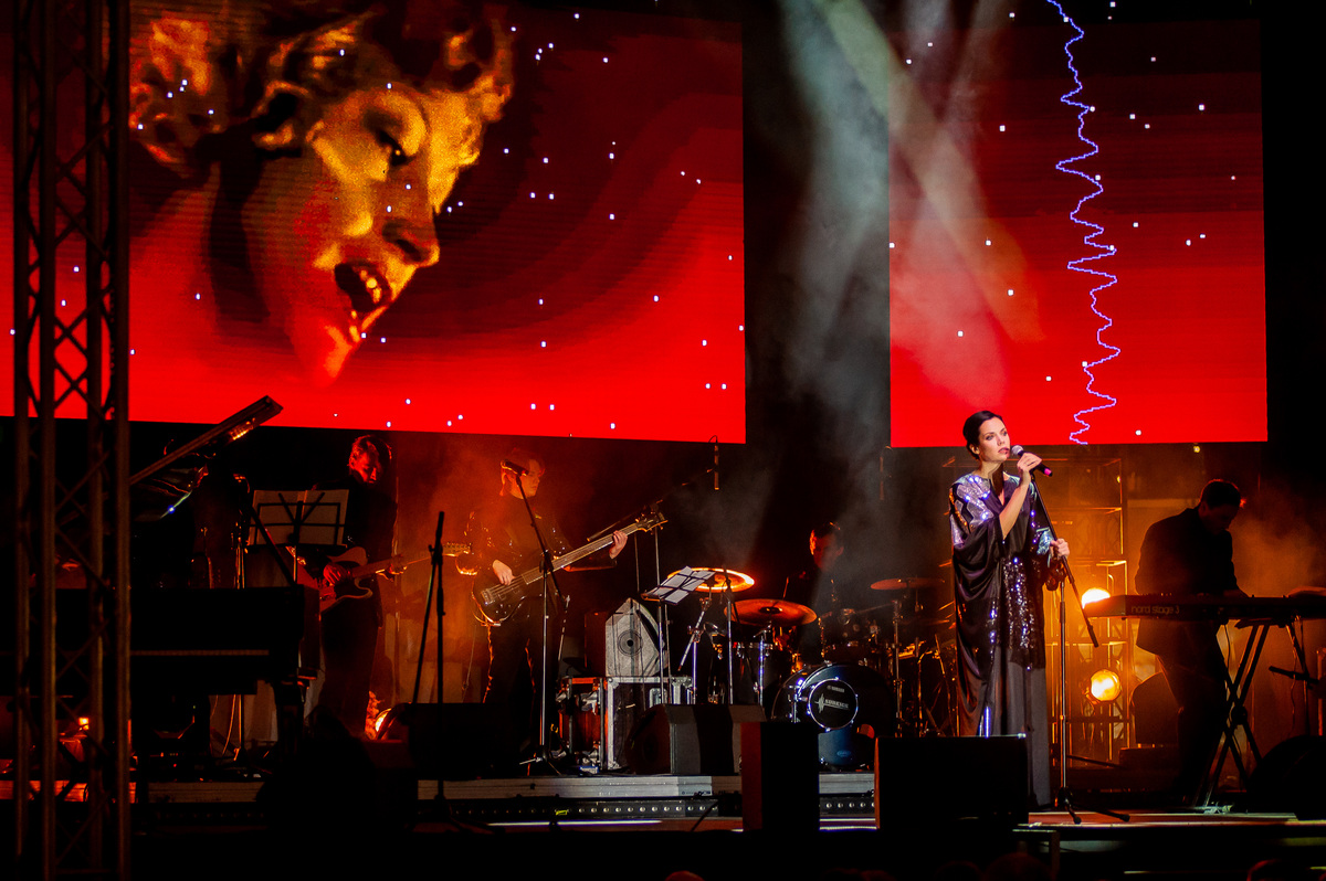 Специальное событие открытия фестиваля «Слова и музыка Свободы» в Ельцин Центре — спектакль-посвящение Кирилла Серебренникова «Наша Алла». 21 октября. Специальное событие открытия фестиваля «Слова и музыка Свободы» в Ельцин Центре — спектакль-посвящение Кирилла Серебренникова «Наша Алла». 21 октября.