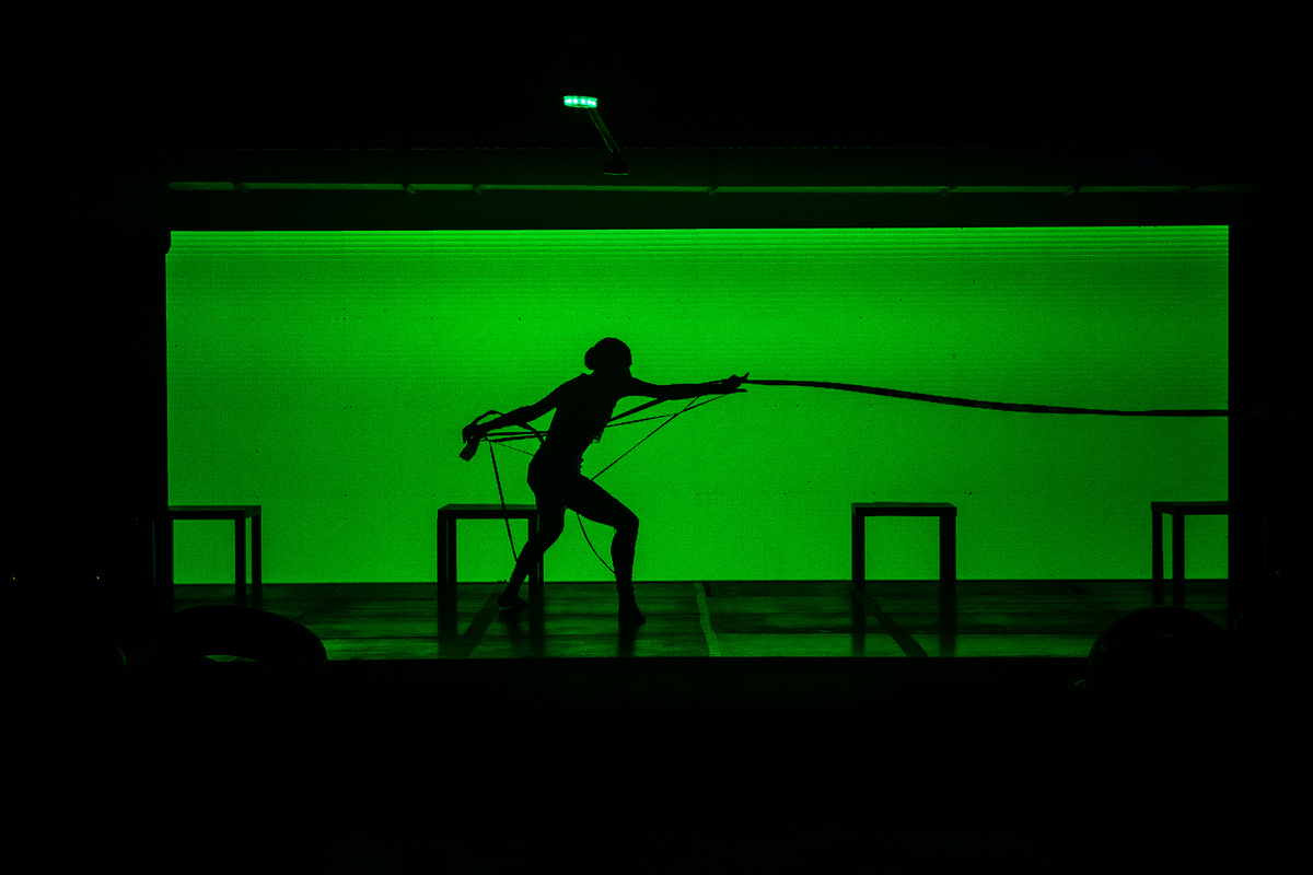 Перформанс театра TRAVMA во время Grinvich freak fashion show. 27 мая. Перформанс театра TRAVMA во время Grinvich freak fashion show. 27 мая.