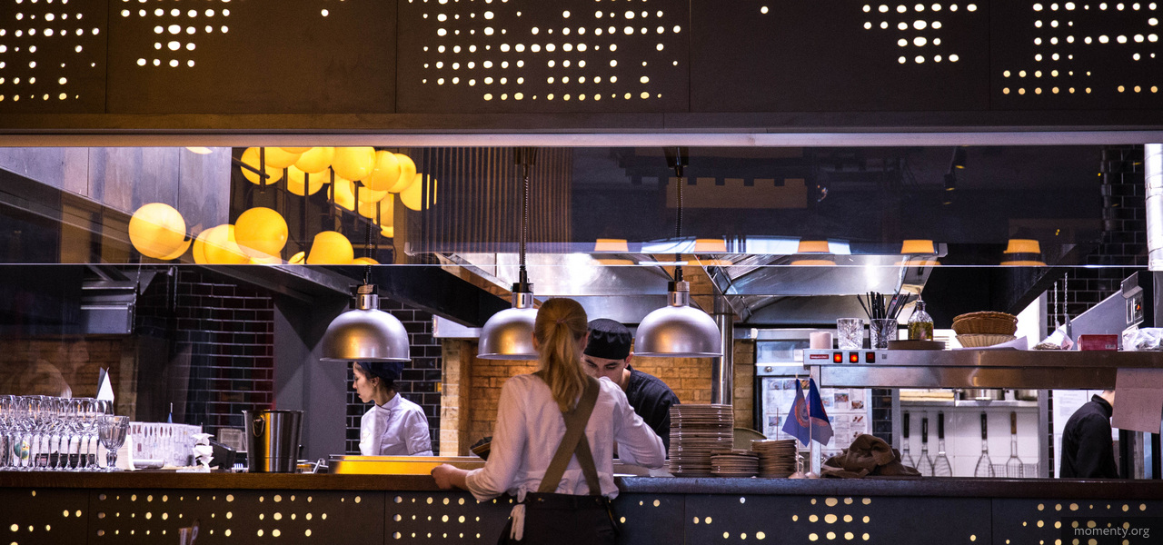 Известных шефов заставили раскрыть свои секреты. Теперь их блюда известны каждому Известных шефов заставили раскрыть свои секреты. Теперь их блюда известны каждому