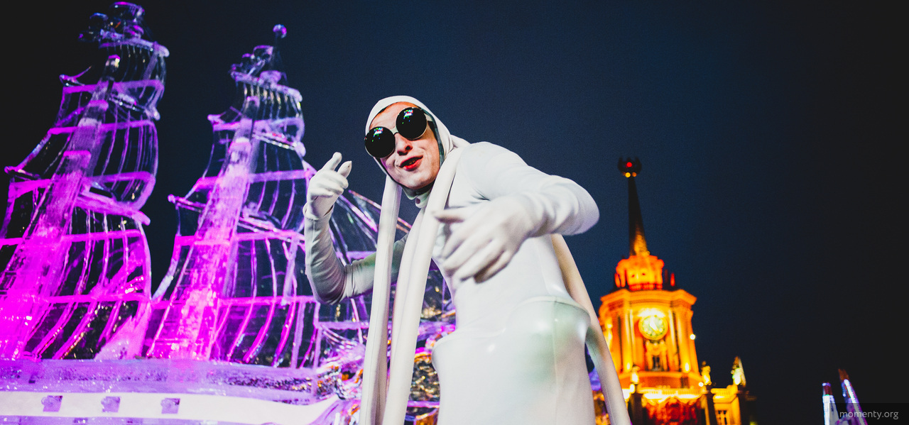 Дама из тусовки устроила благотворительную вечеринку в скандальном клубе Дама из тусовки устроила благотворительную вечеринку в скандальном клубе