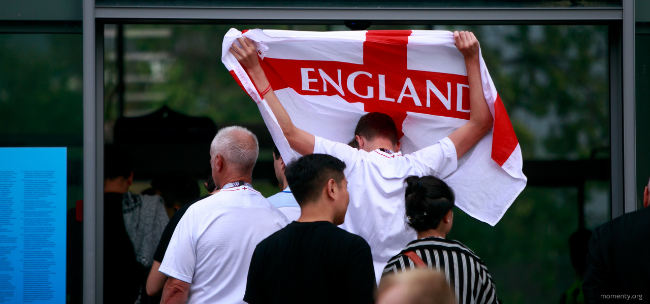 Дети бизнесменов бегут из Англии. «Ты умоляешь, пресмыкаешься и работаешь за бесплатно» Дети бизнесменов бегут из Англии. «Ты умоляешь, пресмыкаешься и работаешь за бесплатно»