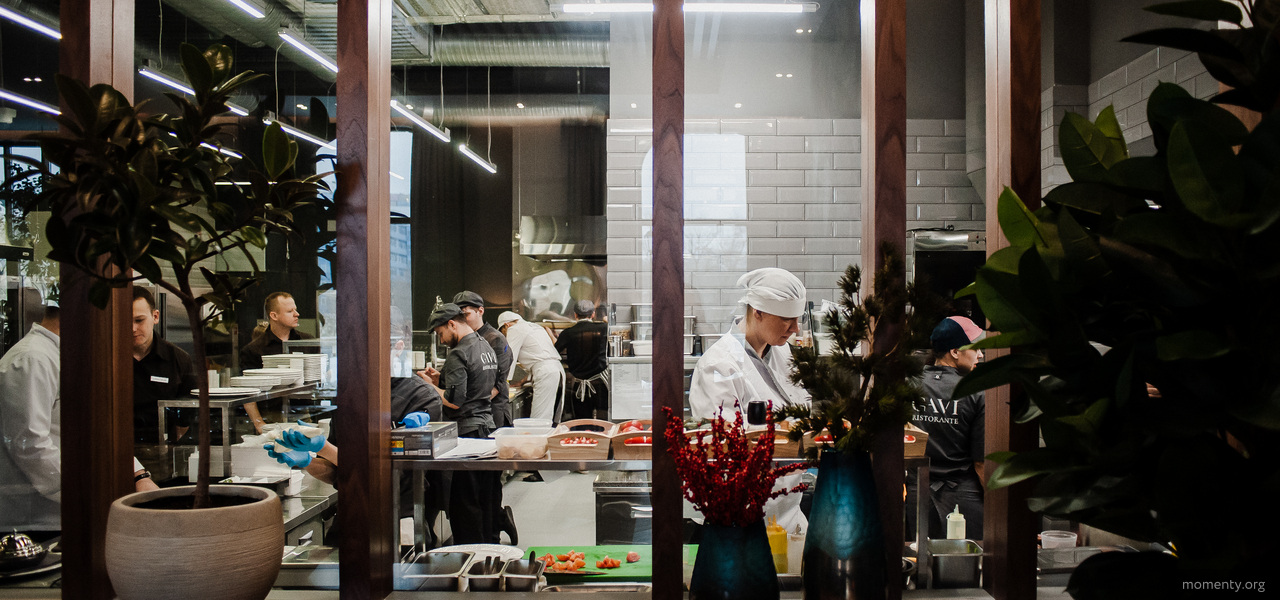 В&nbsp;барах, клубах и&nbsp;ресторанах ввели ограничение из-за китайского вируса