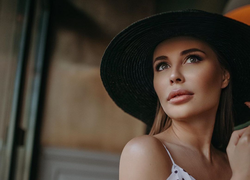 Экс-звезда «Уральских пельменей» заменила свою команду. От нее бежали фанаты Экс-звезда «Уральских пельменей» заменила свою команду. От нее бежали фанаты