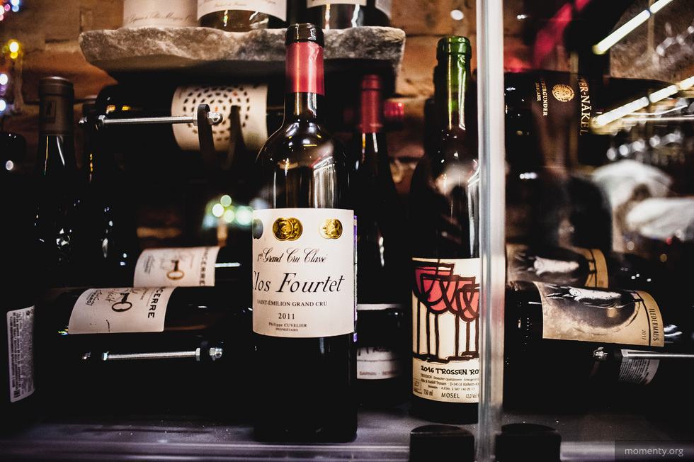 Новый винный бар, который пытается поддержать тусовка, переделают под арт-галерею Новый винный бар, который пытается поддержать тусовка, переделают под арт-галерею