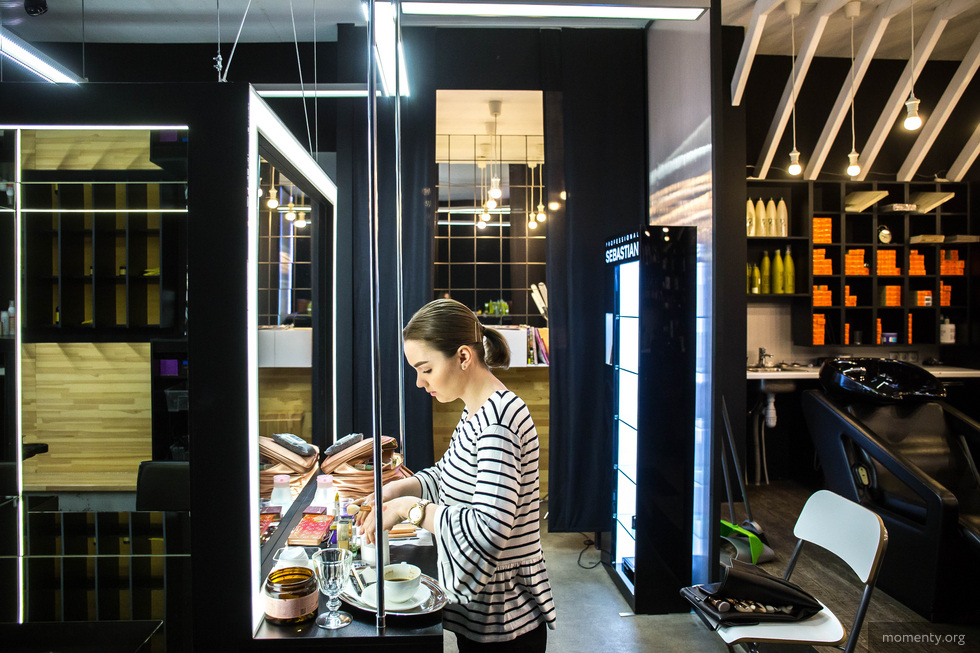 Парикмахеры и бровисты бросают клиентов из-за нового налога Парикмахеры и бровисты бросают клиентов из-за нового налога