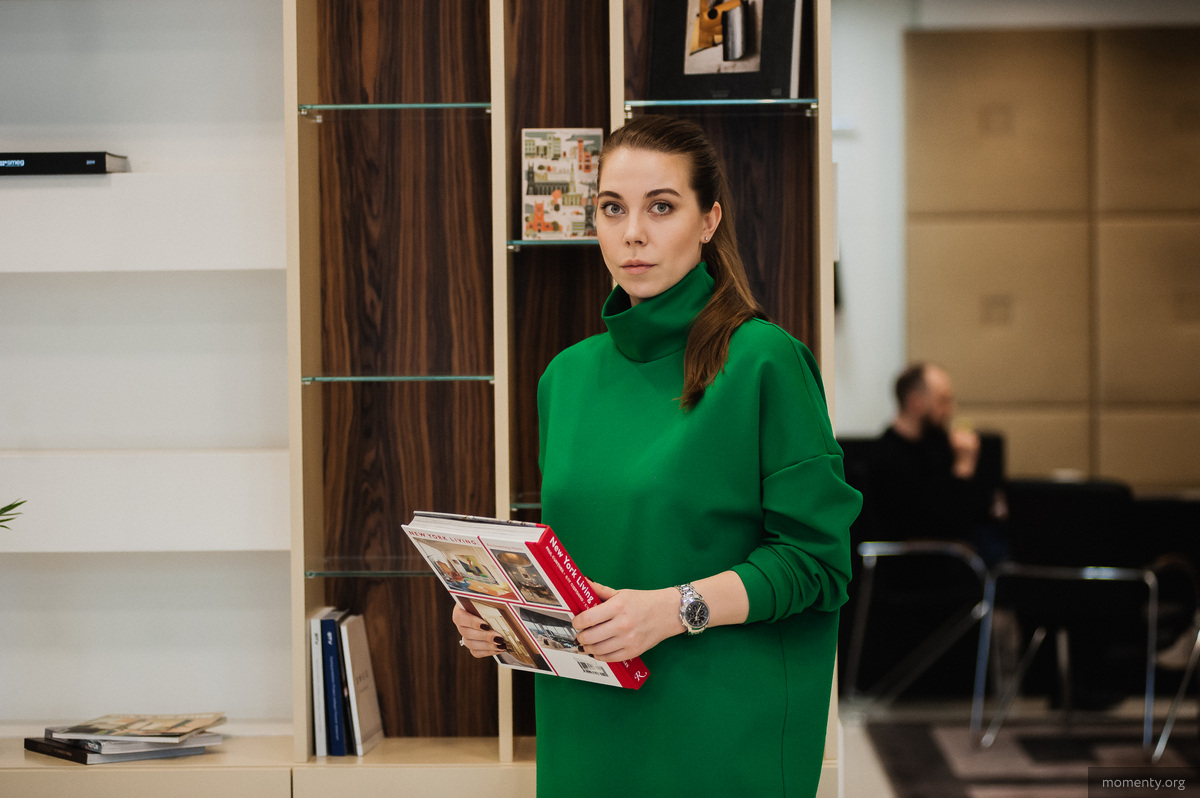 Мария Чмелёва, создательница бренда YOURIGHT, тестирует носкость одежды всегда на&nbsp;себе.