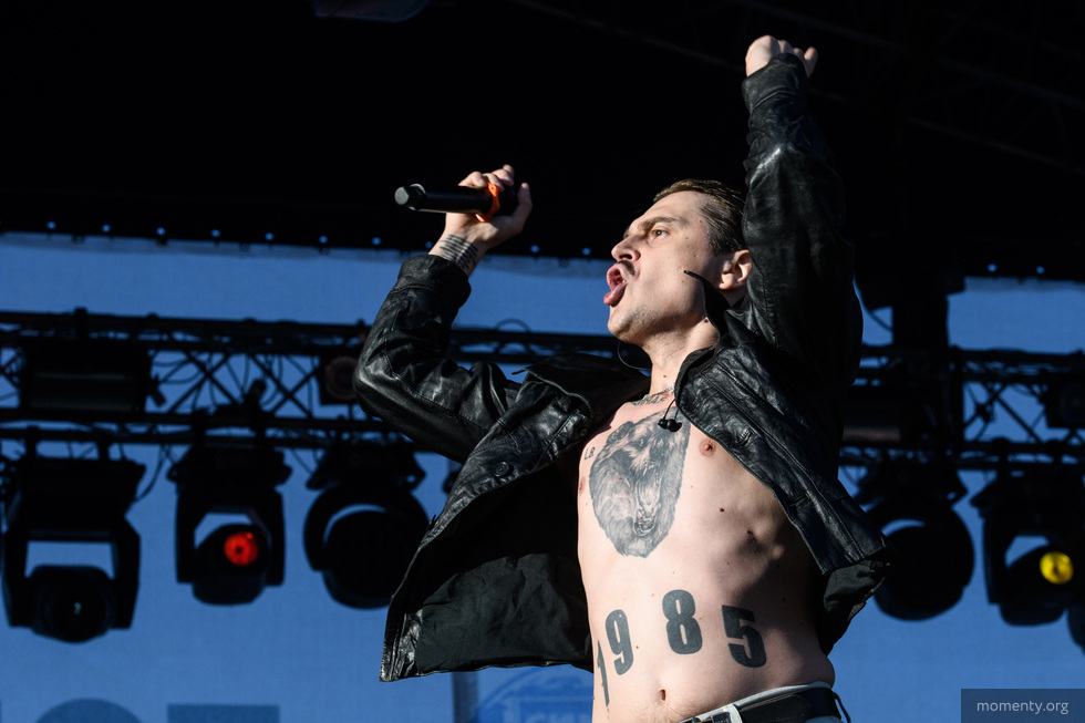 Little Big перед поездкой на Евровидение заказали носки у уральского дизайнера Little Big перед поездкой на Евровидение заказали носки у уральского дизайнера