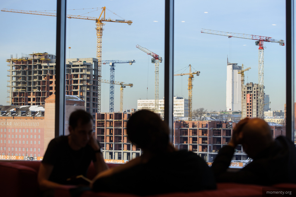 Застройщики элитного жилья рискуют попасть под шантаж. Это поможет остановить рост цен Застройщики элитного жилья рискуют попасть под шантаж. Это поможет остановить рост цен