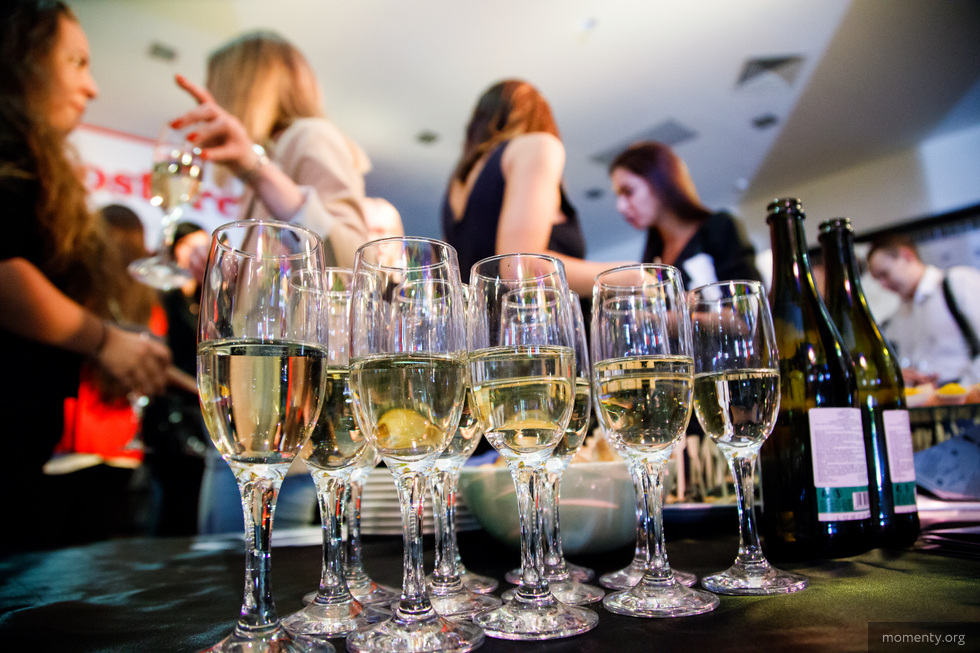 Двадцатилетних перестанут пускать на вечеринки Двадцатилетних перестанут пускать на вечеринки