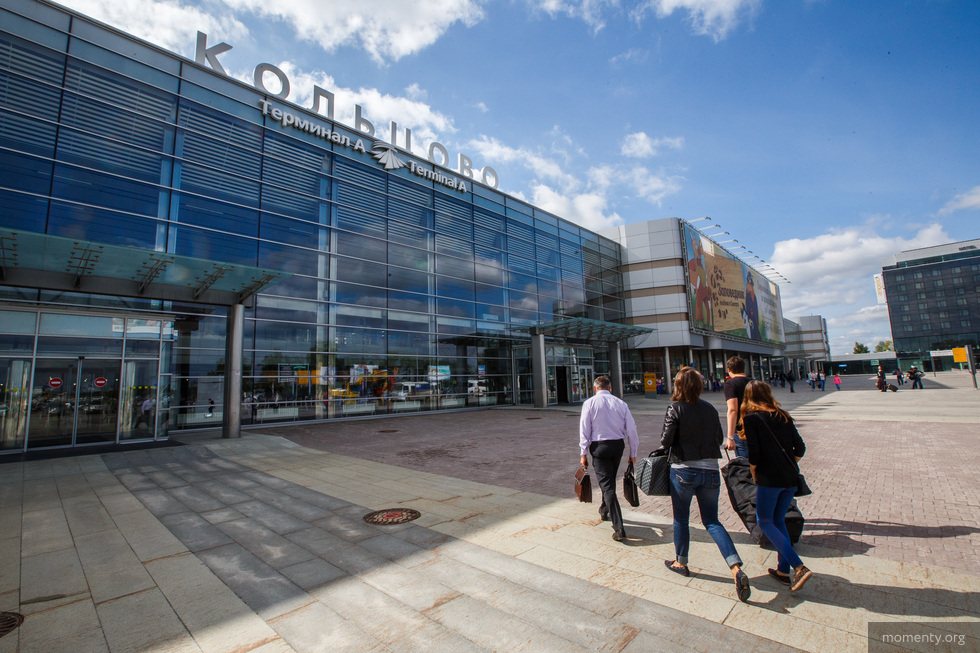 Уральцы возмутились отсутствием проверок на коронавирус в Кольцово Уральцы возмутились отсутствием проверок на коронавирус в Кольцово