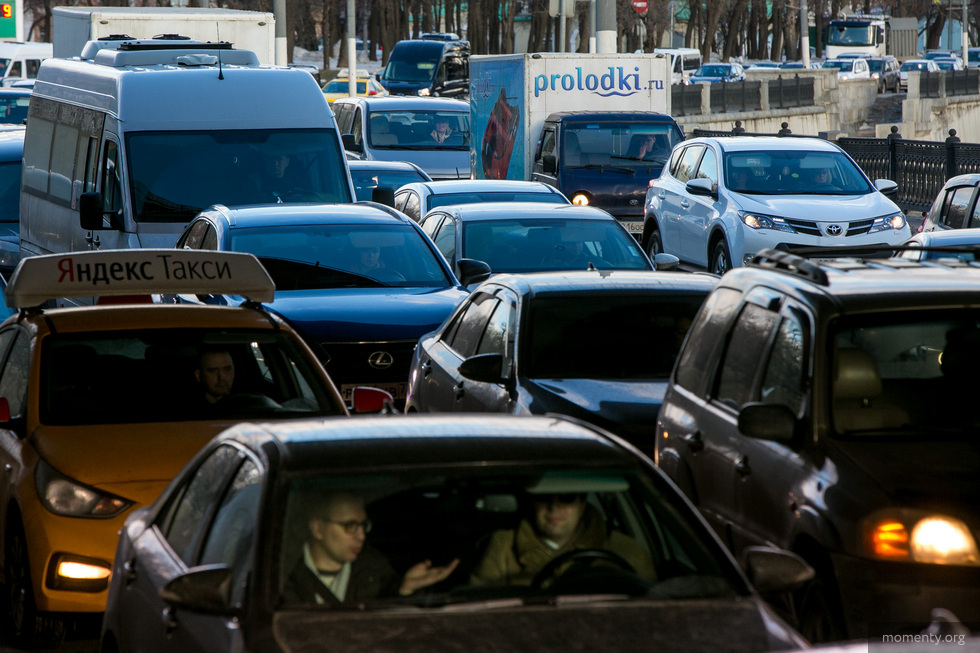 Россия полностью закрывает движение через границу Россия полностью закрывает движение через границу