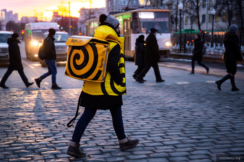 На Урале резкая нехватка курьеров. «Мне предлагали за работу — 50 тысяч рублей» На Урале резкая нехватка курьеров. «Мне предлагали за работу — 50 тысяч рублей»