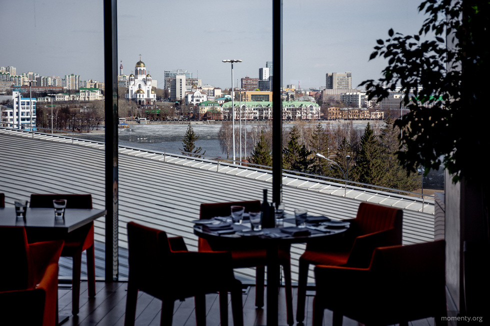 Бизнесмены подсчитали, сколько хватит денег на нерабочий месяц. «Мы оплатили сотрудникам первые девять нерабочих дней» Бизнесмены подсчитали, сколько хватит денег на нерабочий месяц. «Мы оплатили сотрудникам первые девять нерабочих дней»