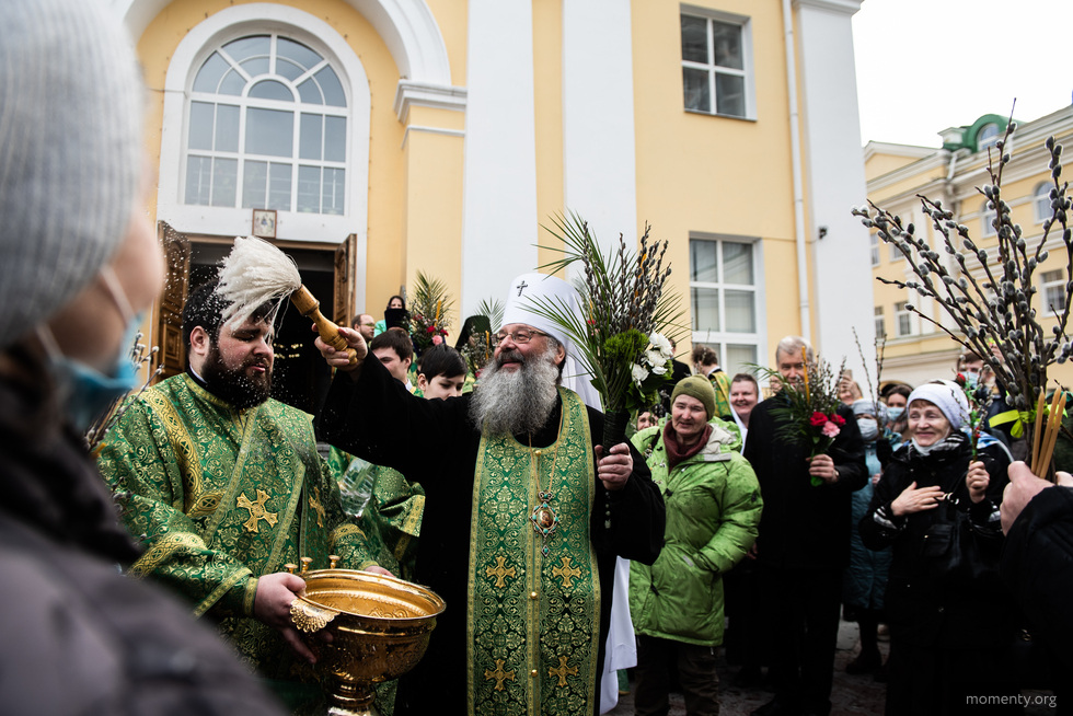 Губернатор упрекнул верующих, нарушивших карантин Губернатор упрекнул верующих, нарушивших карантин
