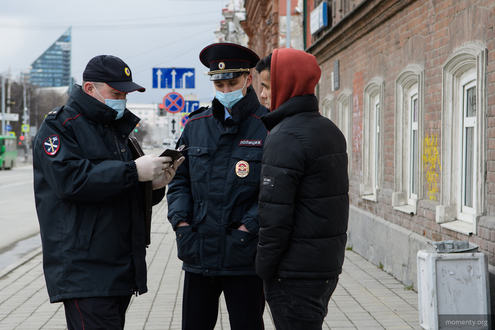 Горожанам пригрозили введением пропусков из-за нарушения карантина Горожанам пригрозили введением пропусков из-за нарушения карантина