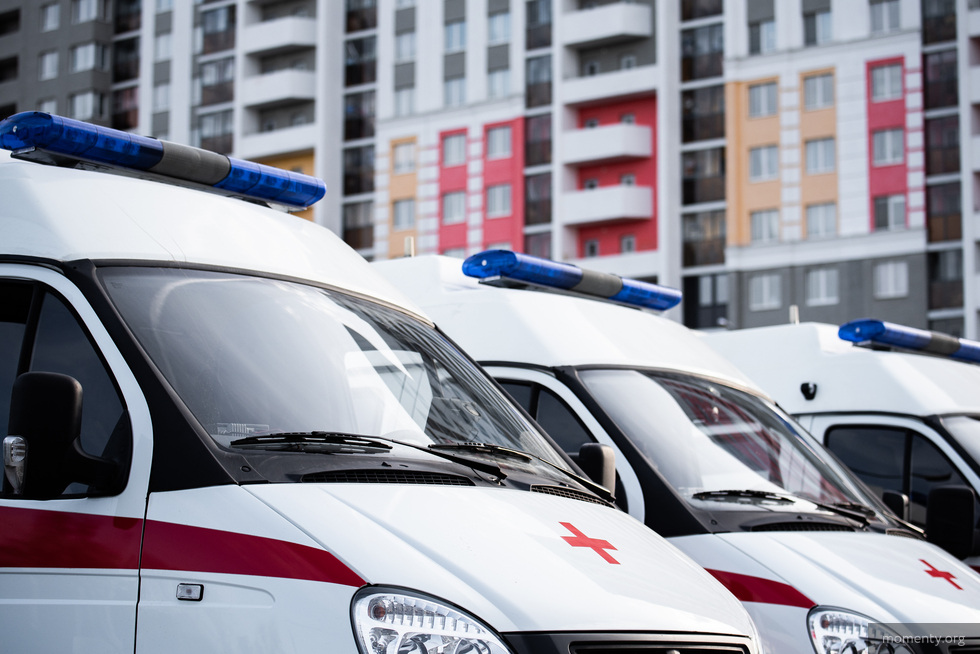 Студенты в майские праздники использовали машины медицинской помощи для тусовки Студенты в майские праздники использовали машины медицинской помощи для тусовки