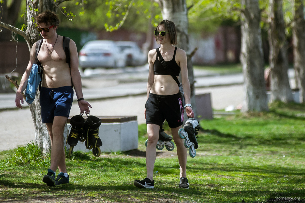 Горожане сбегают с пляжей при виде полиции Горожане сбегают с пляжей при виде полиции