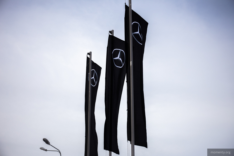 Mercedes показал рекордное падение продаж Mercedes показал рекордное падение продаж