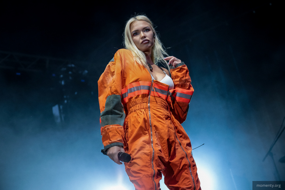 Дочь уральского миллиардера выступила против Ефремова, пьяным устроившего смертельное ДТП Дочь уральского миллиардера выступила против Ефремова, пьяным устроившего смертельное ДТП