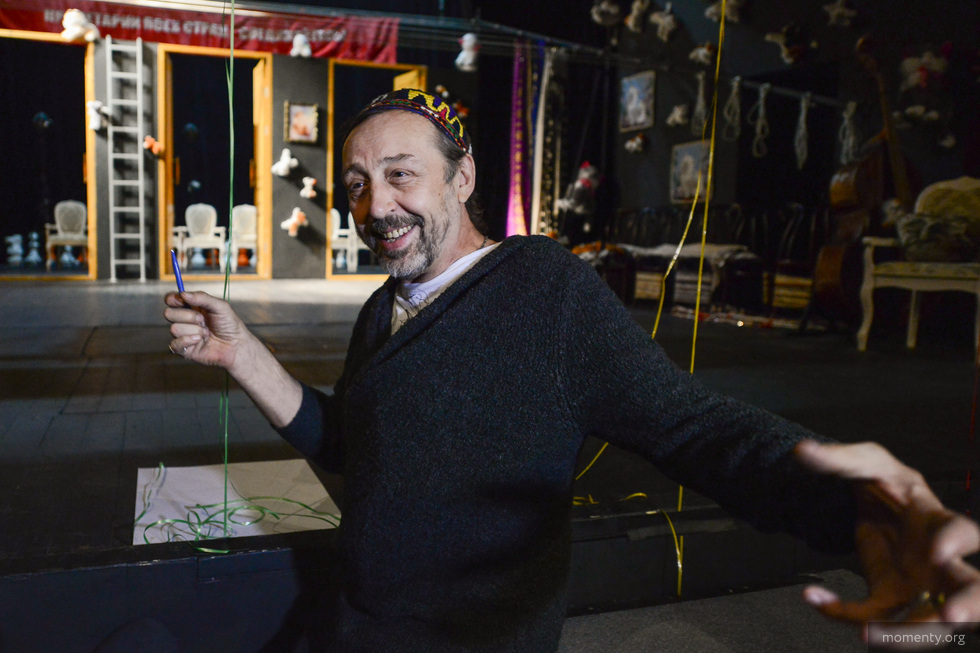 Коляда решил вопрос о закрытии театра. Идёт сбор пожертвований Коляда решил вопрос о закрытии театра. Идёт сбор пожертвований