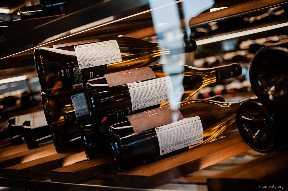 Продавцы вина сообщили о&nbsp;росте цен из-за неразберихи на&nbsp;полках магазинов