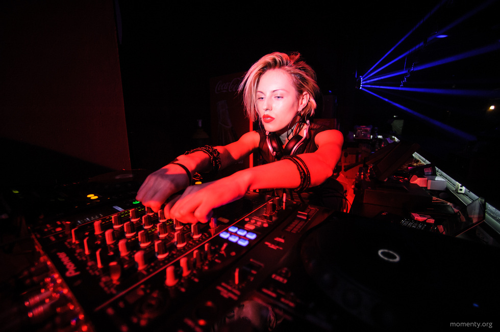 Команда скандального клуба, оставшаяся без работы в пандемию, взялась за возрождение главного летника элиты Команда скандального клуба, оставшаяся без работы в пандемию, взялась за возрождение главного летника элиты