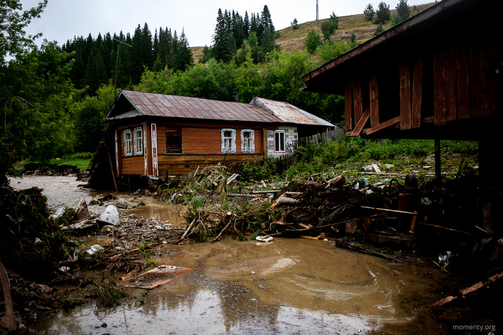 Жители Екатеринбурга организовали сбор вещей для пострадавших от потопа в Нижних Сергах Жители Екатеринбурга организовали сбор вещей для пострадавших от потопа в Нижних Сергах