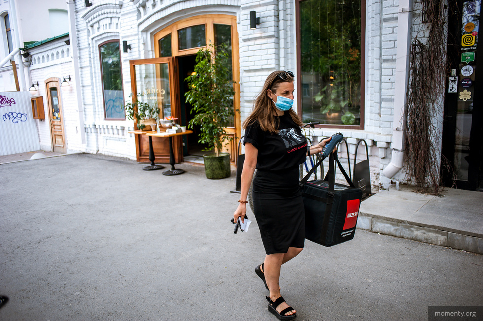 Рестораны в&nbsp;Екатеринбурге могут открыть через два&nbsp;дня. Власть села за&nbsp;стол переговоров