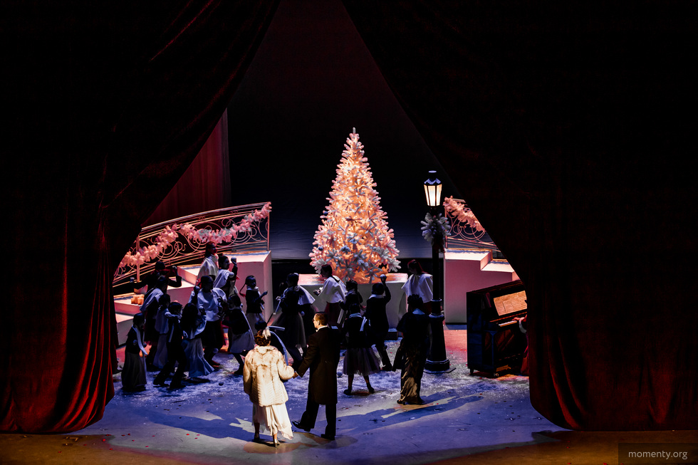 В «Урал Опера Балете» за вечер покажут 43 спектакля В «Урал Опера Балете» за вечер покажут 43 спектакля