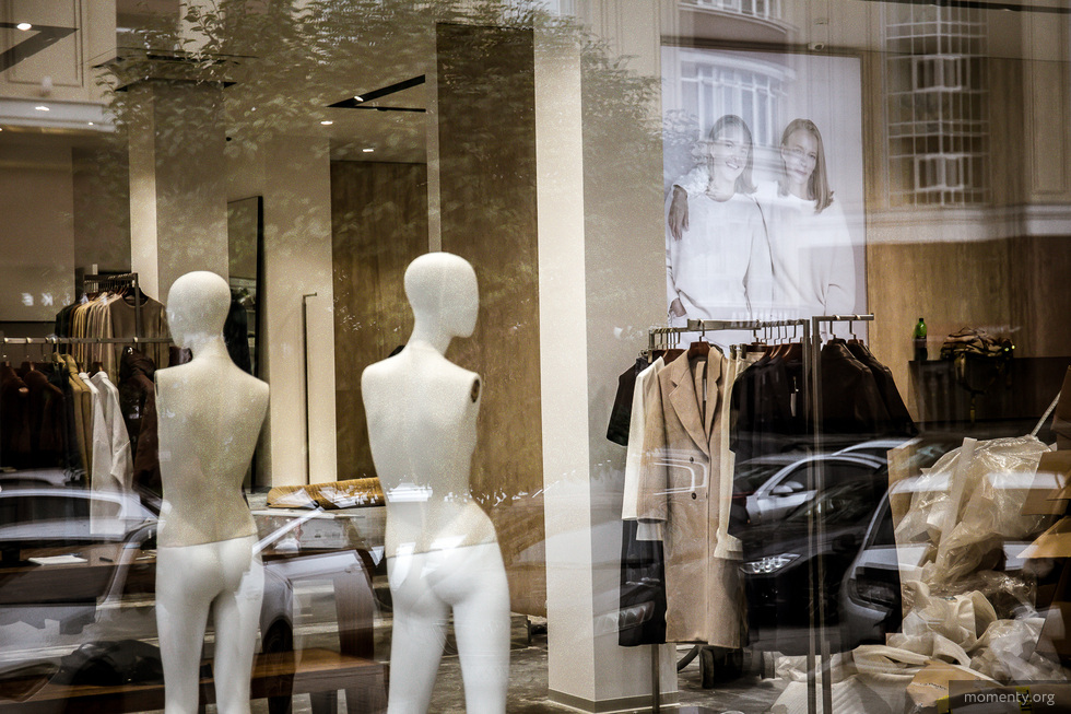 В 12 storeez придумали, как выбирать вещи, не выходя из примерочной В 12 storeez придумали, как выбирать вещи, не выходя из примерочной