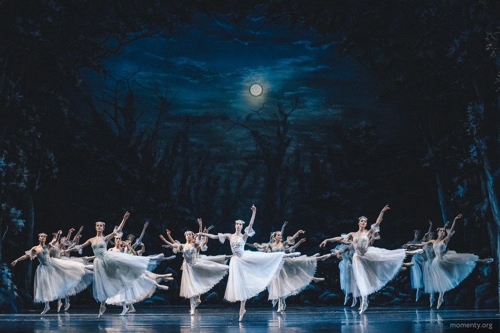 Зрителей оперного театра просят прислать деньги на главную премьеру Зрителей оперного театра просят прислать деньги на главную премьеру