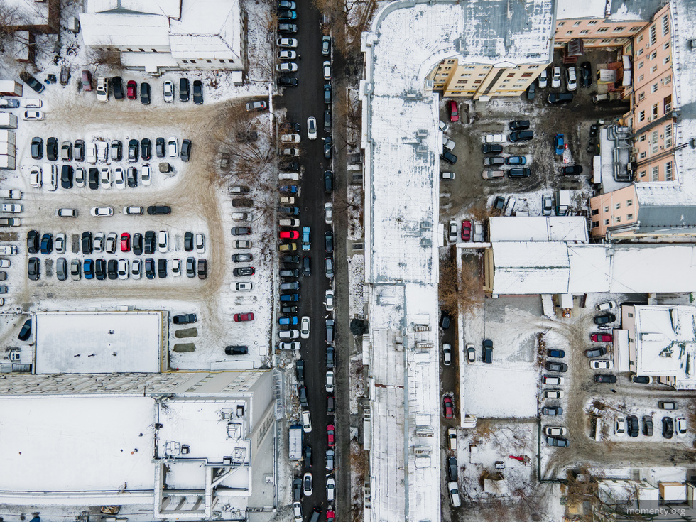 В Екатеринбурге предложили отдать все платные парковки бизнесу В Екатеринбурге предложили отдать все платные парковки бизнесу