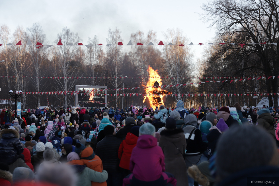 «Обидно, что недоразумение омрачило праздник». В парке Маяковского ответили за ЧП с упавшим щитом «Обидно, что недоразумение омрачило праздник». В парке Маяковского ответили за ЧП с упавшим щитом