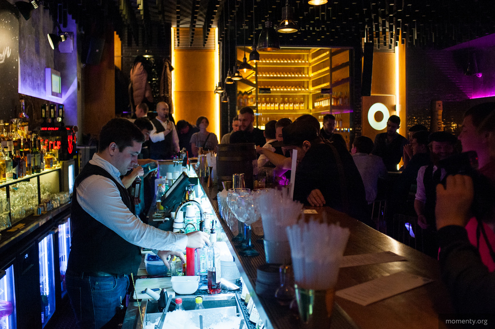 Владельцы баров приготовились к&nbsp;COVID-free-вечеринкам по&nbsp;примеру Москвы