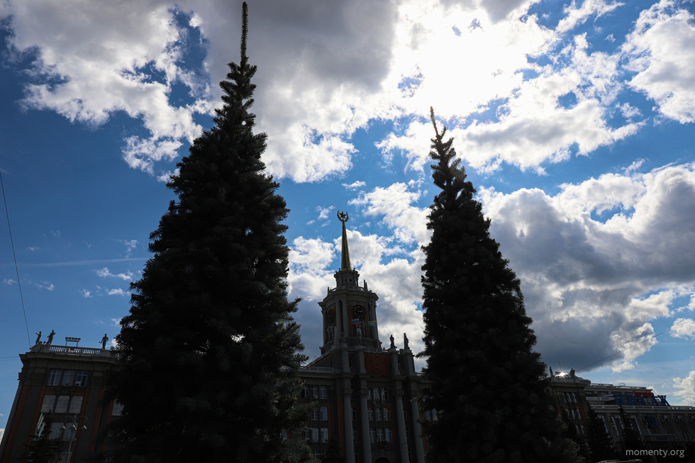 Сохранение сада на главной площади Екатеринбурга обсудят с горожанами Сохранение сада на главной площади Екатеринбурга обсудят с горожанами