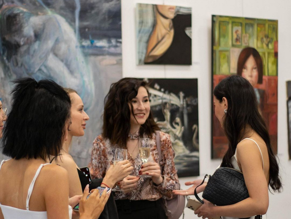 Уральские галеристы уходят в ритейл. «Мало кто отличает салон от галереи» Уральские галеристы уходят в ритейл. «Мало кто отличает салон от галереи»