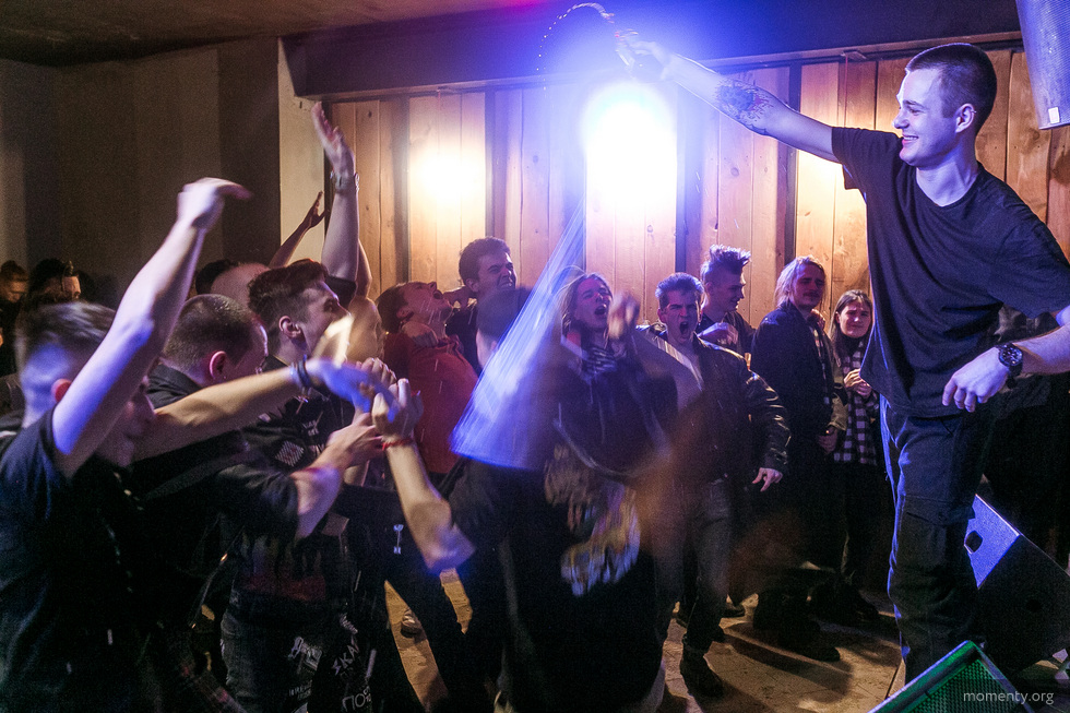 Уральские патимейкеры ужесточили правила фейсконтроля. «Контингент у нас с запросиками» Уральские патимейкеры ужесточили правила фейсконтроля. «Контингент у нас с запросиками»