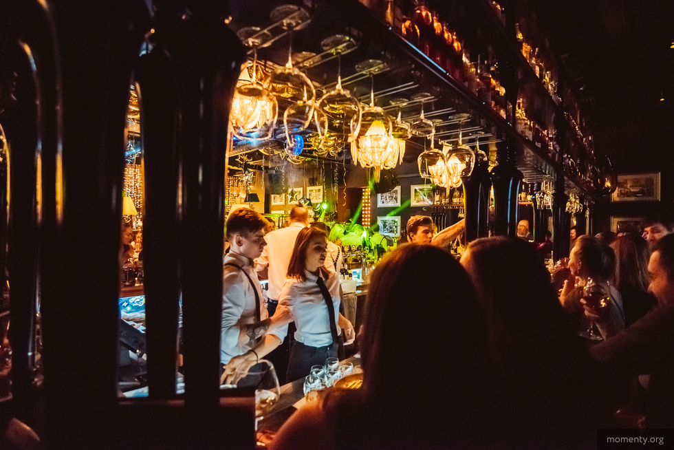 Хайповый бар Екатеринбурга закрыли ради тусовки пиарщиков Хайповый бар Екатеринбурга закрыли ради тусовки пиарщиков