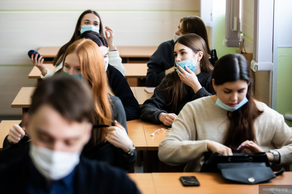 Колледж в центре Екатеринбурга игнорирует нерабочие дни Колледж в центре Екатеринбурга игнорирует нерабочие дни