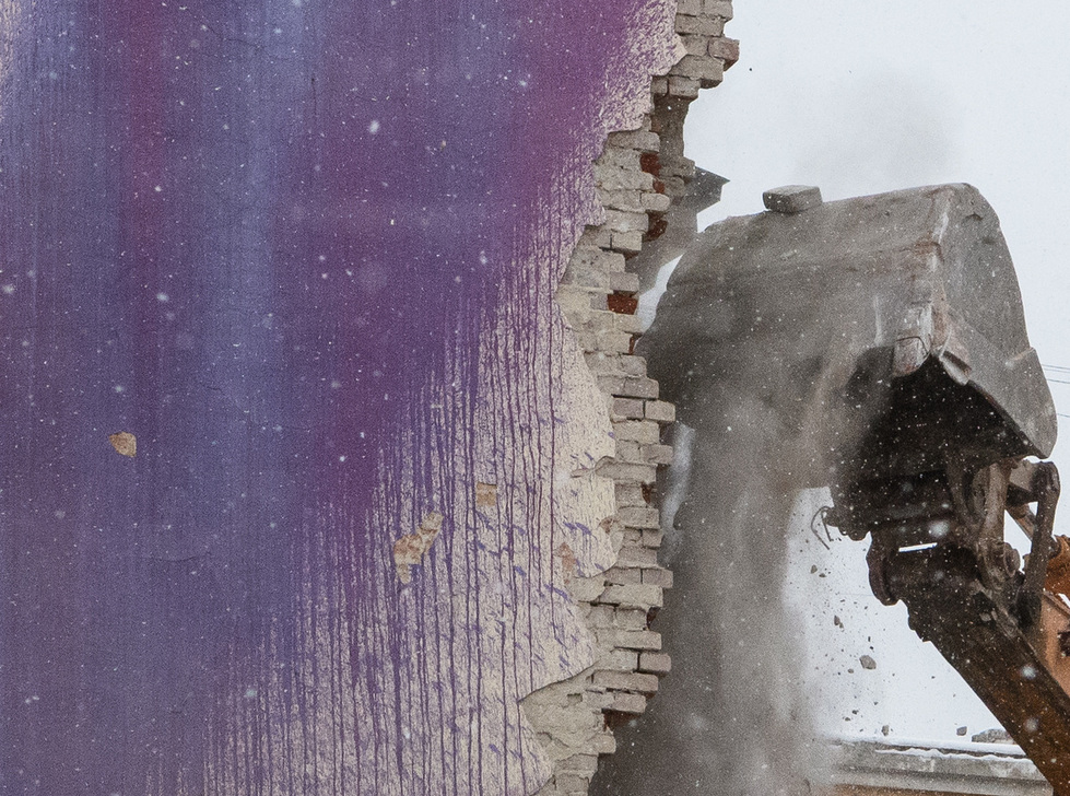 Ночной снос усадьбы в центре Екатеринбурга проводился с «букетом» нарушений Ночной снос усадьбы в центре Екатеринбурга проводился с «букетом» нарушений