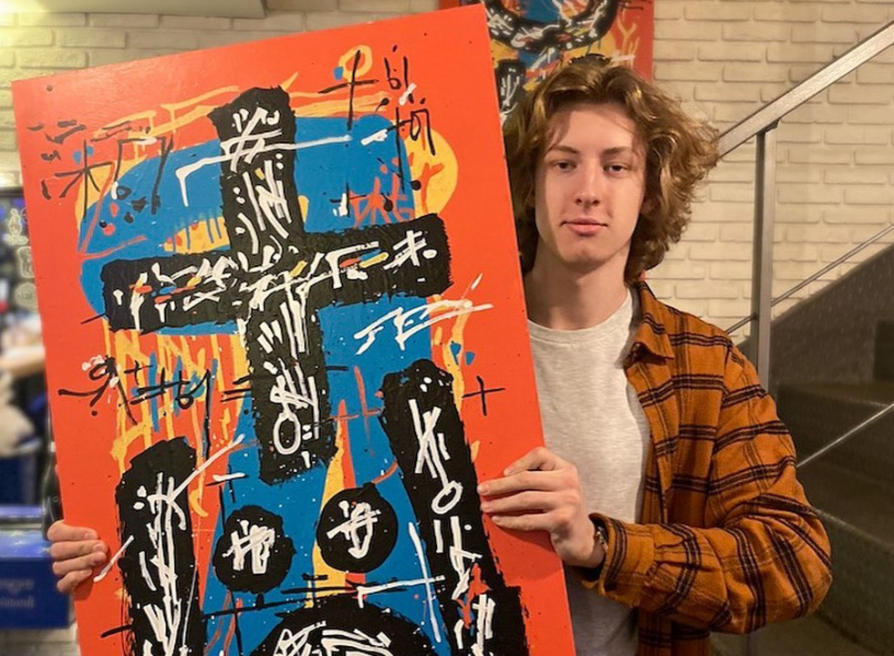 Революционеры винной культуры на&nbsp;Урале продали с&nbsp;молотка картину Ромы Бантика