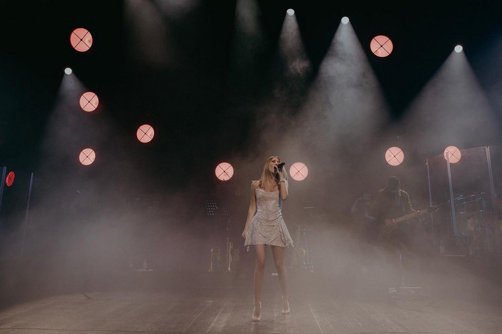 Экс-участница шоу «Холостяк» из Екатеринбурга отметила день рождения выступлением Кэти Топурии Экс-участница шоу «Холостяк» из Екатеринбурга отметила день рождения выступлением Кэти Топурии